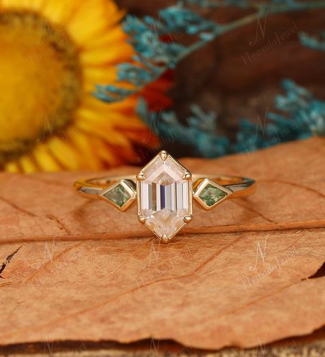 Side Stone Ring, Delicate Wedding Ring, Engagement Ring For Him, Promise Rings Vintage, Delicate Wedding, Emerald Wedding Rings, Unique Rings Vintage, Engagement Ring For Her, Moissanite Engagement Ring Oval