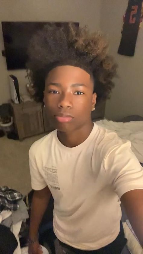 Black Fine Boy, 17 Year Cute Boy Pic, Black Boys 13, Light Skin Boys 13, Cute Dark Skin Boys, Light Skin Boys With Curly Hair, Teen Black Boys, Black Teenage Boys, Brown Skin Boys