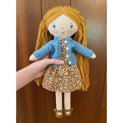 Diy Fabric Doll, Wee Wonderfuls, Rag Doll Hair, Making Yarn, Diy Rag Dolls, Stuff Toys, Hair Yarn, Making Dolls, Sock Doll