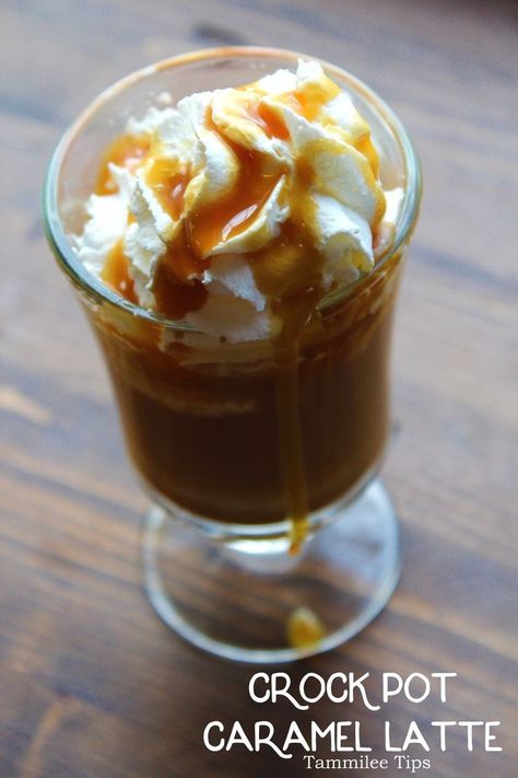 Crock Pot Caramel, Crockpot Caramel, Caramel Latte Recipe, Crockpot Drinks, Amazing Drinks, Starbucks Caramel, Easy Coffee Recipes, Caramel Latte, Coffee Recipe