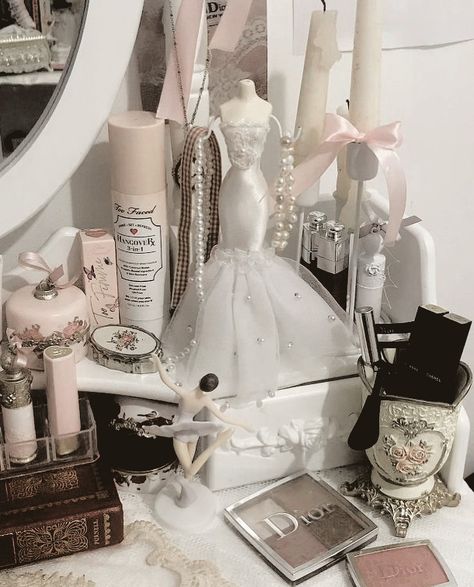 coquette princess aesthetic (not my pic) Shelf Inspo Coquette, Green Coquette Room, Angel Room Aesthetic, Coquette Princess Aesthetic, Coquette Shelf, Coquette Makeup Aesthetic, Angelcore Room, Skincare Decor, Y2k Ulzzang