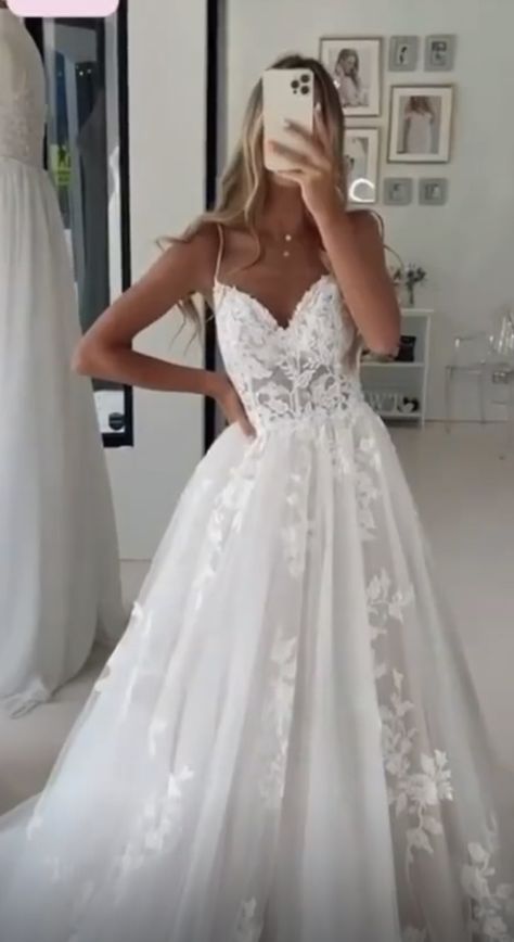 Lace Wedding Dress Poofy, Debutant Dresses White, White Deb Dresses, Debutante Ball Dresses White, Debutante Dresses Australia, Tulle Wedding Dress For Debutante Ball In Prom Season, Deb Dresses Australia, Debutante Dresses White, White Lace Back Dress For Debutante Ball