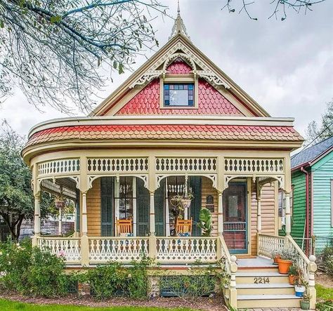 Folk Victorian House, Victorian Exterior, Cute Cottages, Victorian Style Homes, Victorian Cottage, Micro House, Spring Clean, Secret Gardens, Dream Cottage