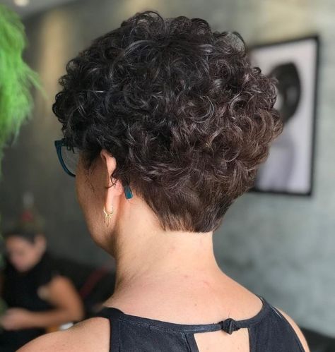 Low-Maintenance Curly Pixie Pixie Cut Curly Hair, Curled Pixie, Curly Pixie Cut, Wavy Pixie Cut, Curly Pixie Hairstyles, Short Curly Pixie, Curly Pixie Haircuts, Wavy Pixie, Pixie Cut With Bangs