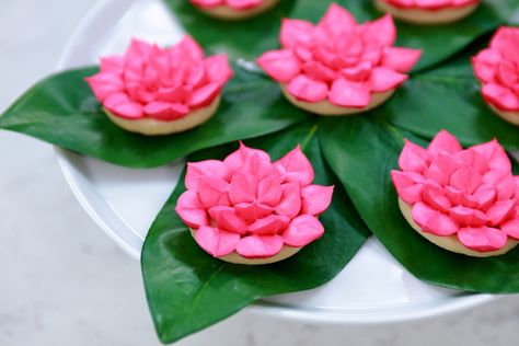 Vegan Lotus Flower Cookie Recipe - Nerdy Nummies Lotus Flower Cookies, Percy Jackson Cake, Boba Place, Percy Jackson Birthday, Percy Jackson Party, Lotus Cookies, Greek Party, Nerdy Nummies, Rosanna Pansino