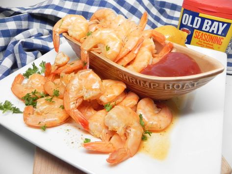 Boiling shrimp in beer and Old Bay® seasoning is an easy, foolproof cooking technique that always produces perfectly flavored shrimp that are perfect for a main dish or an appetizer. Boiled Shrimp Recipe, Boiling Shrimp, Dollywood Cinnamon Bread, Peel And Eat Shrimp, Air Fryer Popcorn, Football Apps, Old Bay Shrimp, Boiled Shrimp, Shrimp Boil Recipe