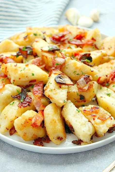 Polish Kluski Recipes, Kopytka Recipe, Polish Potatoes, Perogies Dough, Kugelis Recipe, Polish Potato Dumplings, Easy Polish Recipes, Potato Dumplings Recipe, Potato Dumpling Recipe