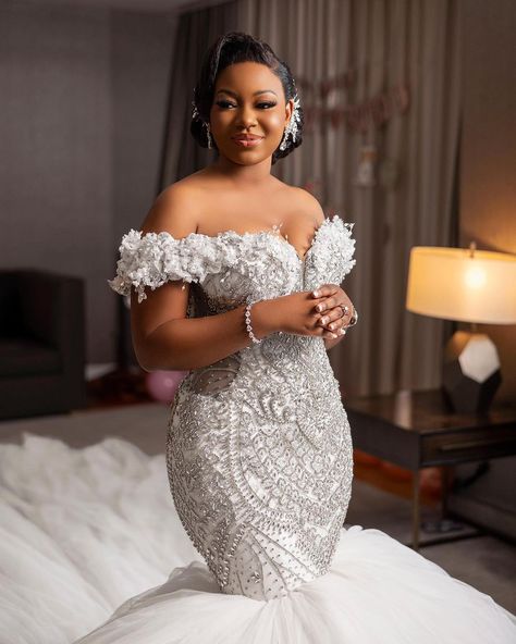 Lakimmy (@lakimmyfashion) • Instagram photos and videos Mother Of The Bride Outfits Classy, White Mermaid Wedding Dress, Tropical Wedding Dresses, Wedding Dress Beaded, Bride Reception Dresses, Nigerian Wedding Dress, Extravagant Wedding Dresses, Sparkly Wedding Dress, Bespoke Wedding Dress