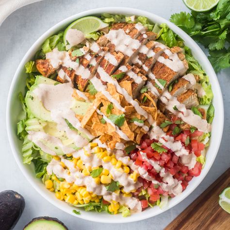 This Santa Fe Salad Recipe with chicken is a copycat of the popular Chili's recipe and uses a creamy Santa Fe Sauce. Santa Fe Salad Recipe, Santa Fe Sauce, Salad Recipe With Chicken, Main Course Salad, Santa Fe Chicken Salad, Santa Fe Salad, Santa Fe Chicken, Recipe With Chicken, Southwest Chicken Salad