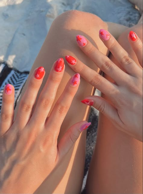 Pink And Red Summer Nails, Pink Nails With Red Stars, Red And Pink Nails Design, Red And Pink Star Nails, Summer Nails Red Pink, Pink And Red Flower Nails, Red Patterned Nails, Pink And Red Nails Christmas, Pink And Red Nails Short