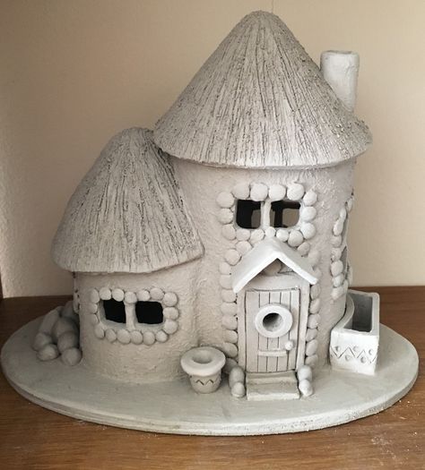 Clay Pot Crafts Garden, Pottery Fairy Houses, Bottle Crafts With Clay, Fairy Pottery, Clay Fairy Houses, Crafts With Clay, Pottery Fairy, Clay Cottage, Ceramic Cottage