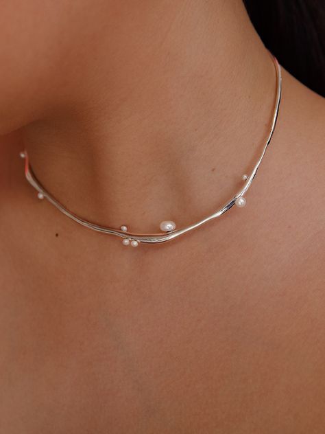 Soft Silver Jewelry, Edgy Pearl Necklace, Faris Jewelry, Etsy Necklace, Bridal Necklaces, قلادات متدلية, Silver Necklace For Women, Wedding Accesories, Dainty Necklaces