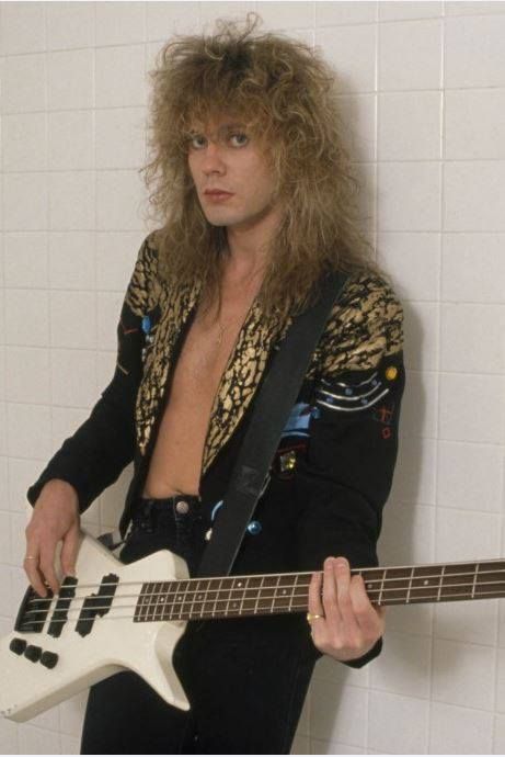 Rick savage, bassist of Def Leppard Def Leppard Wallpaper, G Eazy Concert, Def Leppard Rick Savage, Rick Sav Savage, Musical Hair, Savage Girl, Vivian Campbell, Phil Collen, Rick Savage