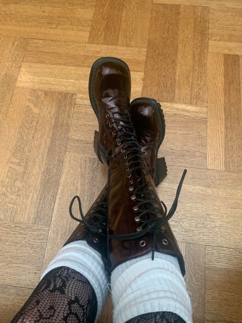 High Lace Up Boots Outfits, Knee High Boots Aesthetic, Knee High Laced Boots Outfit, Lace Up Knee High Boots, Red Lace Up Boots, Knee High Lace Up Boots, Grunge Platform Lace-up Boots For Fall, Lace Up Knee High Boots Outfit, Dark Red Boots Outfit