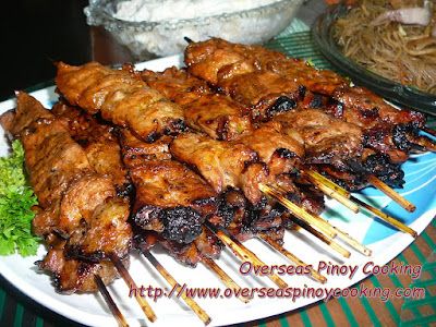 Pinoy Pork Barbecue on Stick Bbq Marinade Pork, Barbecue Marinade, Filipino Pork Recipes, Mushroom Sauce Steak, Filipino Food Recipes, Barbeque Pork, Pork Barbecue, Pork Ribs Grilled, Grilled Pork Loin