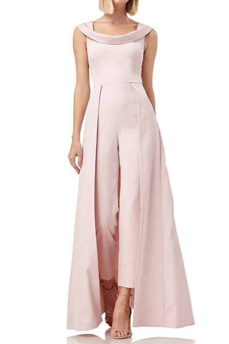 25 Dressy Jumpsuits for Wedding Guests 2019 - Best Jumpsuits to Wear to a Wedding Jumpsuit Outfit Wedding Guest, Jumpsuit Gown, Jumpsuit Outfit Wedding, Jumpsuit For Wedding Guest, Maxi Romper, Kay Unger, Wedding Jumpsuit, Jumpsuit Dressy, Jumpsuit Elegant