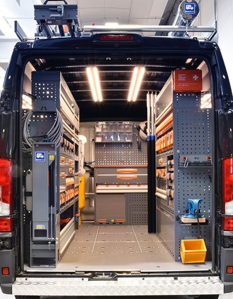 Van oficina Truck Organization Ideas, Service Truck Organization, Van Storage Ideas, Mechanics Service Truck, Work Truck Organization, Work Truck Storage, Officine In Garage, Van Organization, Truck Organization