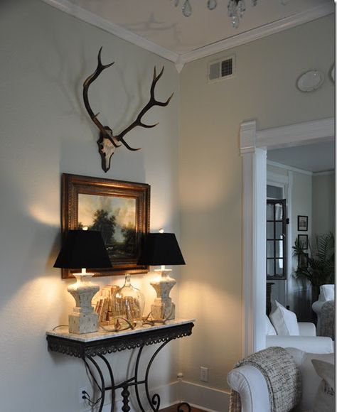 It would seem not only do I have a “thing” for mirrors but I have a thing for “cows” as well. I decided to snap a few pics of the oil pain... Dear Mount Decor, Duck Mounts In Living Room, Antlers On Wall, Deer Mount Wall Arrangement, Deer Antler Wall Decor, Antler Mounts, Til The Cows Come Home, Decorating With Antlers, Vintage Entryway