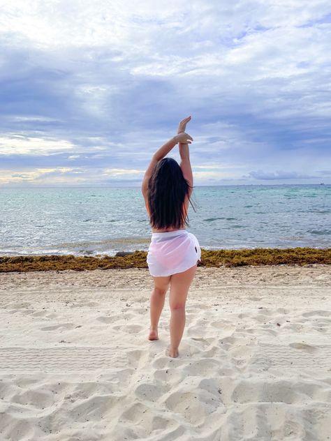 #beach #beachtrip #playadelcarmen #can... Barish Pics Real, Best Beach Poses, Beach Pictures Ideas, Find Aesthetic, I Funny, Poses By Yourself, Resting Beach Face, Beach Instagram Pictures, Beach Poses By Yourself