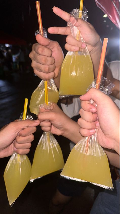 #drink #streetfood #nightmarket Night Street Food, Street Drinks, Classic Drinks, Snap Streak, Night Market, Street Food, Funny Jokes, Drinks, Funny