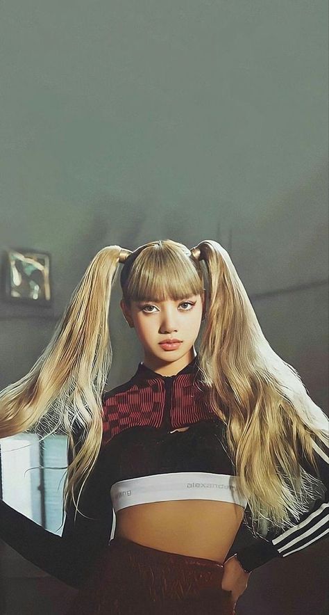 Aesthetic Kpop Blackpink, Blackpink Lisa Lalisa, Lisa Money, Blonde Asian, Looks Country, Cyberpunk Girl, Lisa Lalisa, Dara Kpop, Lisa Bp