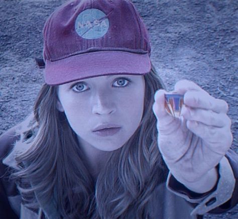 Tomorrowland Movie Aesthetic, Brit Robertson, Disney Tomorrowland, Tomorrowland Movie, Casey Newton, Raffey Cassidy, Disney Live Action Movies, Britt Robertson, Disney Live