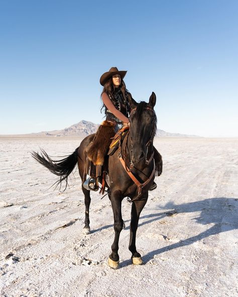 Salty western shoot! We got A few shots from the salt flats back. I love them! Photos: @ryolsen11 Riders: @bryan_rasmussen @laurie_dudleyy Awesome beaver chaps: @amyrevbush Mountain Cowgirl, Western Shoot, Ranch Girl, Cowgirl Pictures, Horse Photo, The Magnificent Seven, Western Vibes, Into The West, Spaghetti Western