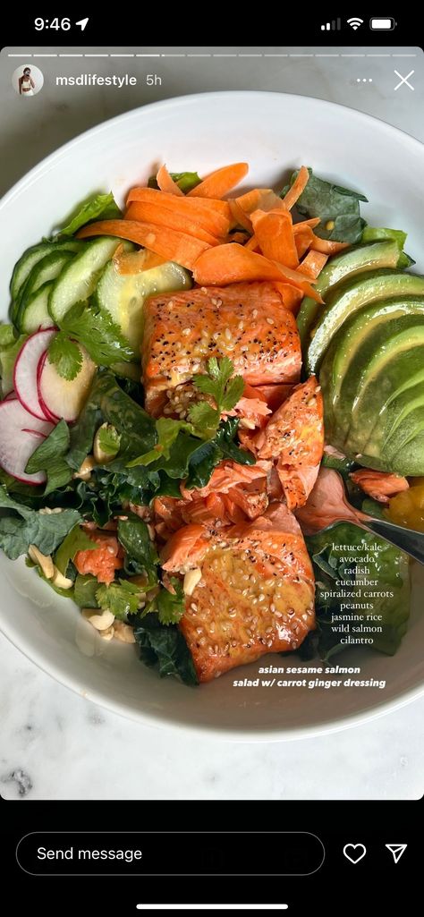 Low Carb Bowls, Colorful Meals, Salmon Bowl, Healthy Food Dishes, Wellness Recipes, Healthy Lifestyle Food, Healthy Clean Eating, Healthy Sweets Recipes, Healthy Foodie