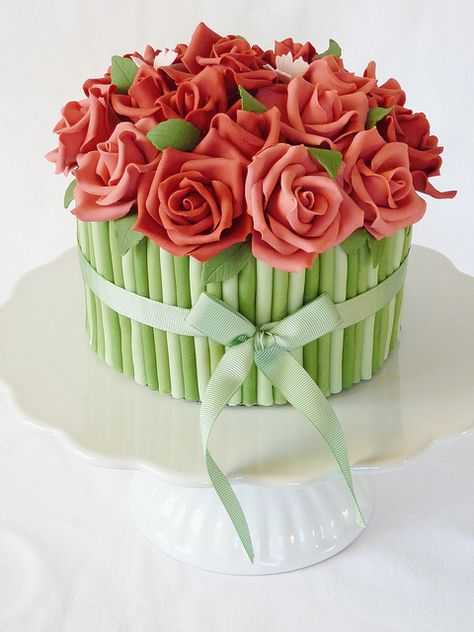 Bouquet rose cake by Swedish Cakes (Linda), via Flickr Verjaarsdag Afrikaans, Baie Dankie, Rodjendanske Torte, Bouquet Cake, Special Occasion Cakes, Rose Cake, Easter Cakes, Floral Cake, Occasion Cakes