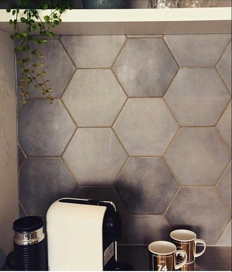 Glitter grout Glitter Grout, Kitchen Ikea, Diy Backsplash, Tile Grout, Kitchen Tile, Trendy Kitchen, Kitchen Tiles, Grout, Tile Backsplash