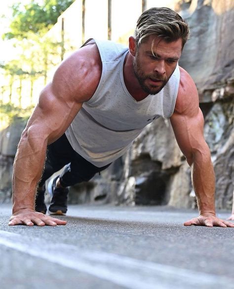 @gymgain.z posted on Instagram: “Name one actor bigger than Chris Hemsworth 💪 Bet you can’t 😲 FOLLOW @gymgain.z to get bigger FOLLOW @gymgain.z to get bigger credit…” • Nov 14, 2021 at 10:24am UTC Chris Hemsworth Physique, Chris Hemsworth Training, Chris Hemsworth Muscles, Thor Body, Chris Hemsworth Body, Chris Hemsworth Shirtless, Thor X Loki, Chris Hemsworth Thor, Build Lean Muscle