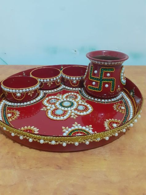 Puja Plate Decoration, Aarti Thali Decoration Ideas, Indian Wedding Giveaways, Shadi Decoration, Arti Thali Decoration, Arti Thali, Kalash Decoration, Aarti Thali, Puja Thali