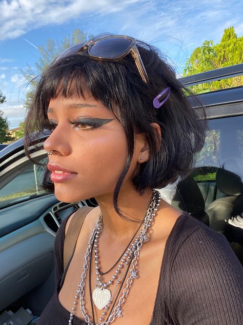 Alt Bob Haircut, Split Dyed Hair, 100 Heads, Baby Bangs, Y2k Hairstyles, Beautiful Black Hair, Goth Hair, Hair Inspiration Short, Alternative Hair