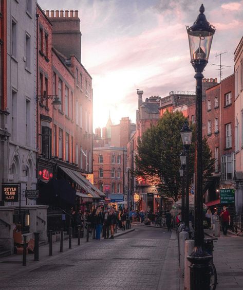 Ireland Aesthetic Dublin, Dublin City Aesthetic, Ireland Dublin Aesthetic, Irish Girl Aesthetic, Irish Culture Aesthetic, Ireland Core, Dublin Ireland Aesthetic, Dublin Photography, Dublin Aesthetic