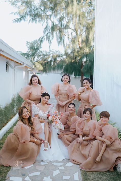 Filipino Wedding Dress Traditional, Glaiza De Castro Wedding, Bridesmaid Dresses Philippines, Filipiñana Bridesmaids, Filipiniana Wedding Dress Bridesmaid, Modern Filipiniana Bridesmaid Dress, Filipiñana Wedding Gown Modern, Wedding Gown Filipiniana, Filipiniana Bridesmaid Dresses