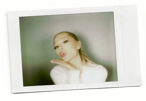 Ariana Grande Polaroid, Someone Like U, R E M Beauty, Tiny Elephant, Ariana Grande Cute, Ariana Grande Style, Forever Girl, Flight Crew, Ariana G