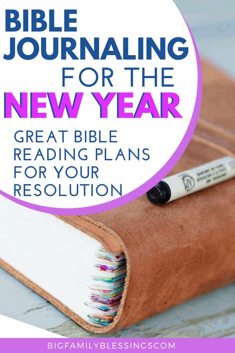 Bible Reading Plans for Bible Journaling in the New Year. If you have taken up Bible journaling, then here are a few excellent bible reading plans that are perfect to start in the new year! Simply follow the reading plan and journal in your Bible as you go! Journaling New Year, Podcast Christian, Bible Study Journaling, Chronological Bible Reading Plan, Daily Bible Reading Plan, Bible Reading Plans, Chronological Bible, Prayer Journaling, New Year Resolution