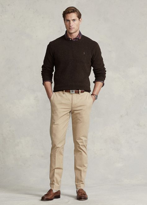 Khaki Pants Outfit Men Casual, Khaki Pants Outfit Men, Business Casual Outfit Ideas, Khaki Pants Outfit, Casual Khaki Pants, Mens Office Wear, Business Casual Dress Code, Men's Business Casual, Men's Business Outfits