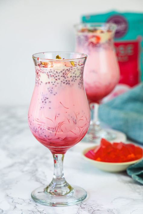 Condensed Milk Ice Cream, Persian Desserts, East Indian Food, Falooda Recipe, Rose Syrup, Different Elements, Rose Flavored, Basil Seeds, Milk Ice Cream