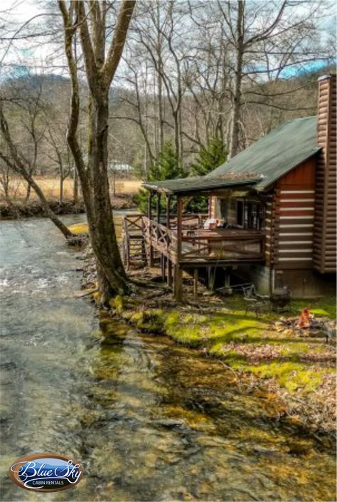 Hot Tub And Fire Pit, House Near River, Small Rustic Cabin, Blue Ridge Log Cabins, Log Cabins For Sale, Old Cabins, Log Cabin Rustic, Fishing Cabin, Blue Ridge Ga