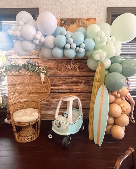 Baby on Board Boy Surf Baby Shower Baby On Board Balloon Arch, Surf Gender Reveal, Baby On Board Decorations, Baby Boy Shower Ideas Summer, Surf Party Theme, Beach Boy Baby Shower Theme, Surf Party Centerpieces, Surfer Theme Baby Shower Ideas, Beach Theme Baby Shower Boy