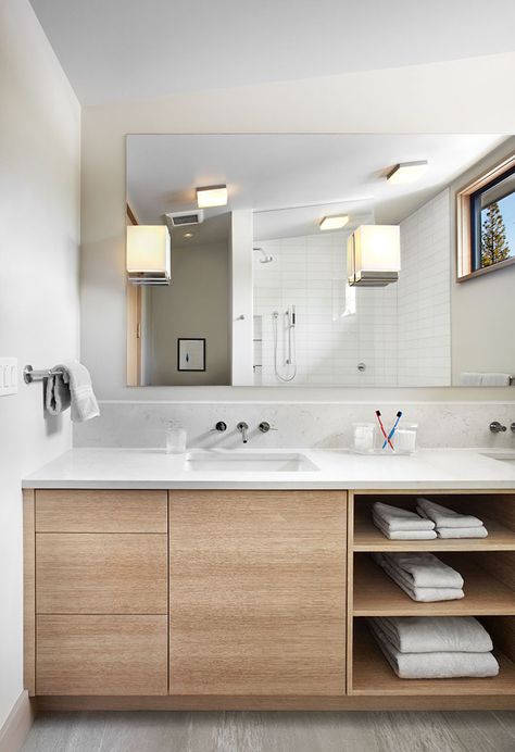 15 Examples Of Bathroom Vanities That Have Open Shelving Rustic Contemporary Home, Drømme Bad, Makeover Kamar Mandi, Freestanding Wall, Minimalist Bathroom Design, Diy Bathroom Remodel, Trendy Bathroom, Diy Remodel, Minimalist Bathroom