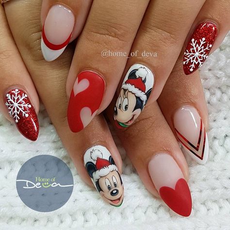 Nail Designs 2023 Winter, Disney Christmas Nails, Nail Art Noel, Disney Acrylic Nails, Mickey Nails, Cute Christmas Nails, Nail Art Disney, Christmas Nail Art Designs, Christmas Nails Acrylic