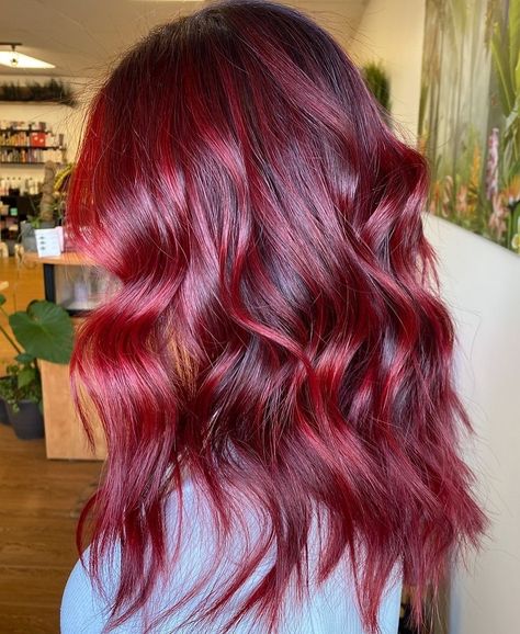 Dark Red And Copper Hair, Pomegranate Hair Color, Bright Dark Red Hair, Dark Red Hairstyles, Bright Red Hair Ideas, Berry Red Hair, Dark Red Purple Hair, Magenta Balayage, Dark Red Balayage