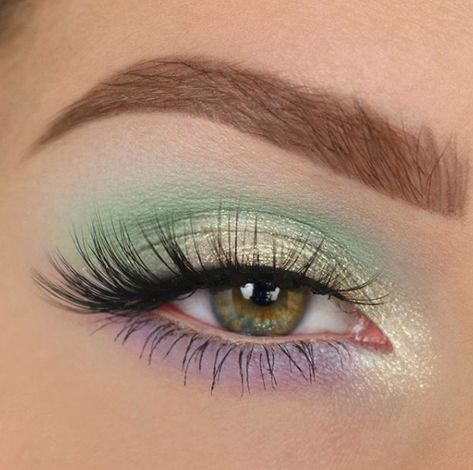 Mat Makeup, Alat Makeup, Makeup Tip, Make Up Inspiration, Smink Inspiration, Green Makeup, Makijaż Smokey Eye, Colorful Eye Makeup, Spring Makeup