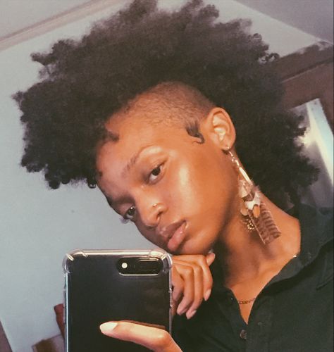 #frohawk #mohawk #altblackmission #alternative #black #naturalhairstyles Short Afro Mohawk, Afro Puff Mohawk, Black Queer Hairstyles, Queer Black Hairstyles, Punk Black Hairstyle, Mohawk Dreads Women, Black Hair Mohawk Styles, 4c Frohawk, Frohawk Women