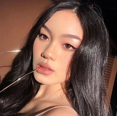 𝐉𝐄𝐒𝐒𝐈𝐂𝐀 𝐕𝐔 on Instagram: “new video! link in bio 😈” Asian Baddie Makeup, Jessica Vu, Asian Baddie, Fresh Face Makeup, Asian Makeup Looks, Korean Makeup Look, Beauty Goals, Aesthetic People, Baddie Makeup