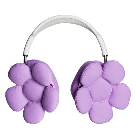 CELINE KWAN AirPods Max Flower Cover Celine Kwan, Airpod Cases, Airpods Max, Phone Inspo, Protective Phone Cases, Headphone Accessories, Tech Cases, Gaming Room Setup, And Just Like That