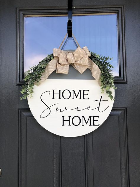 Home Door Hanger, Realtor Client Gifts, Door Signs Diy, Front Door Sign, Wooden Door Signs, Handmade Wood Signs, Home Door, Year Round Wreath, Front Door Signs