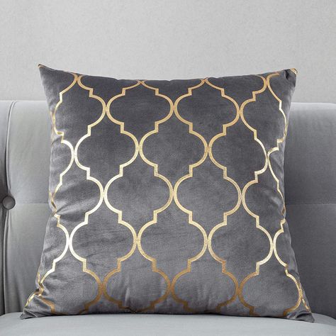 Gold Decorative Pillows, Luxury Pillows Decorative, Cushion Cover Pattern, Soft Throw Pillows, Gold Living Room, Luxury Pillows, Gold Pillows, Sofa Cushion Covers, Sofa Couch Bed